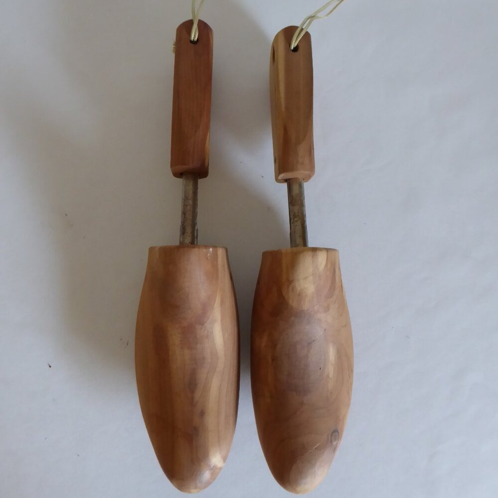 VINTAGE ROCHESTER CEDAR WOOD MENS SHOE TREE FORM SHAPER (MEDIUM) USED